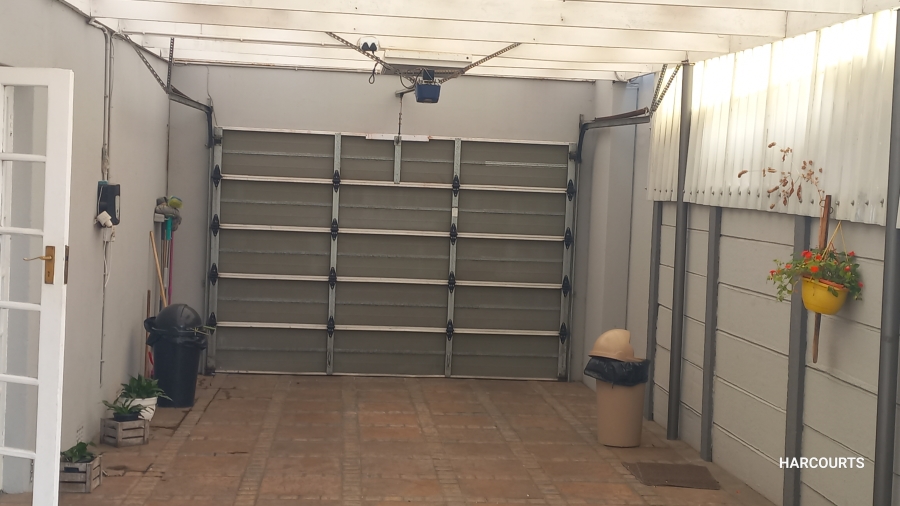 To Let 1 Bedroom Property for Rent in Lansdowne Western Cape